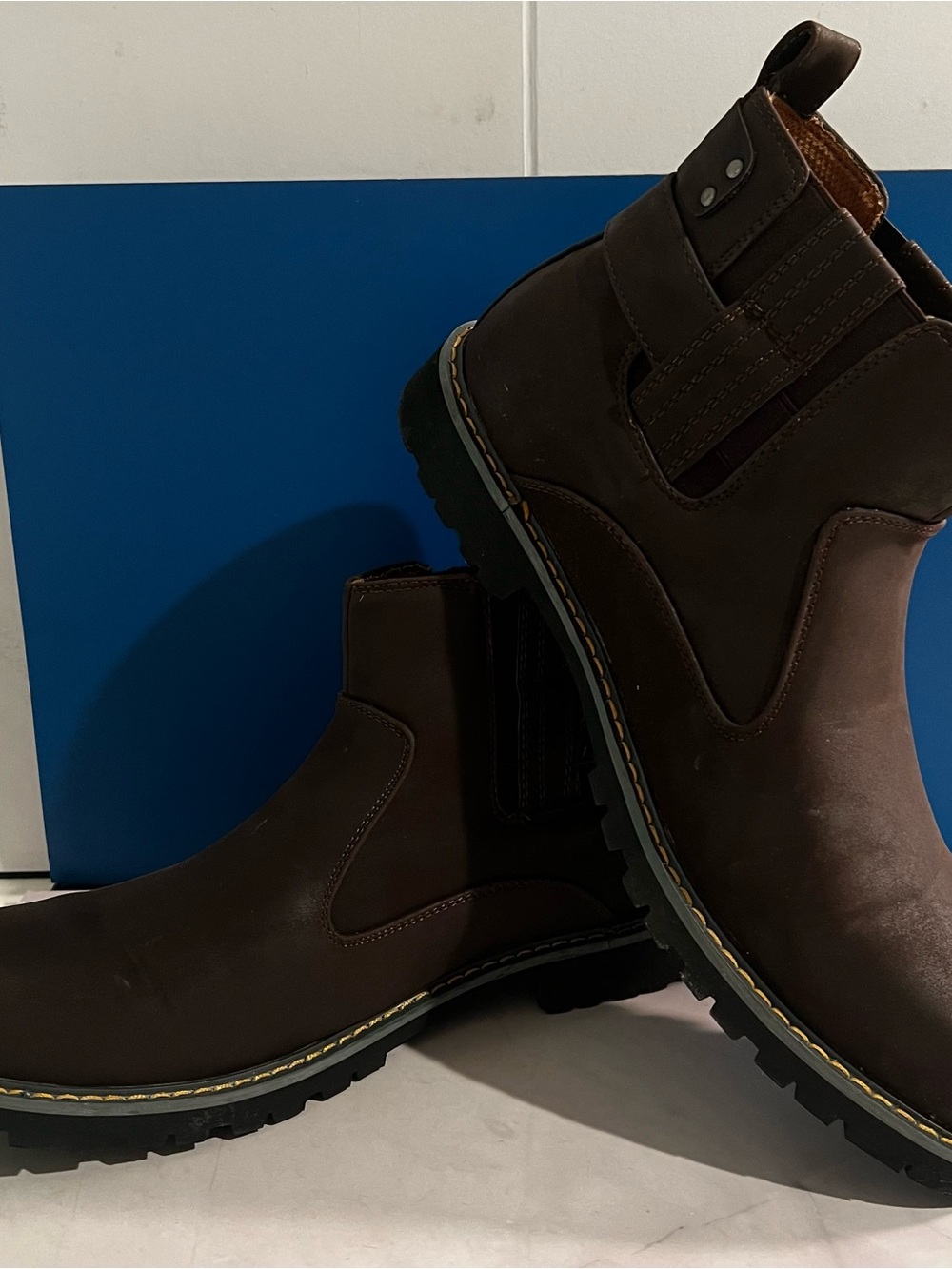 solo Brown Leather Chukka Boots with Rugged Sole